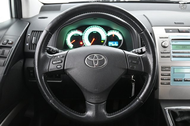 Toyota Corolla Verso 24