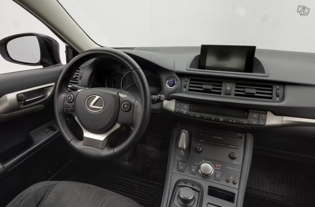 Lexus CT 11