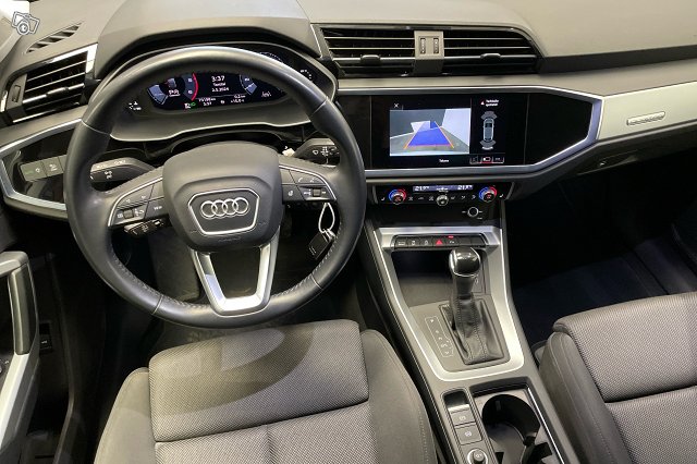Audi Q3 7
