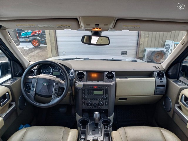 Land Rover Discovery 7