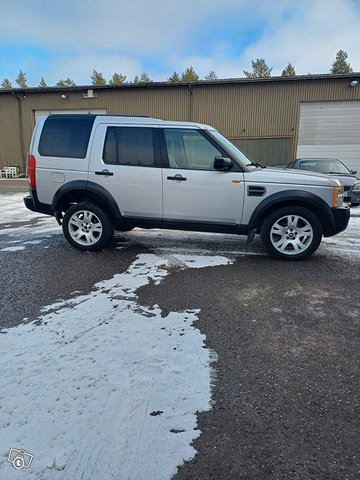 Land Rover Discovery 5