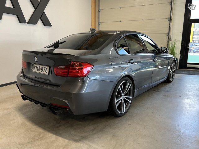 BMW 335 13