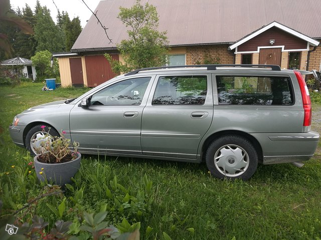 Volvo V70 12