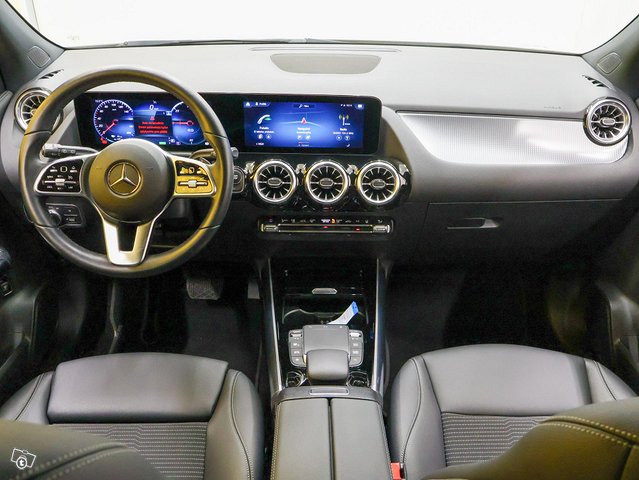 Mercedes-Benz EQA 11