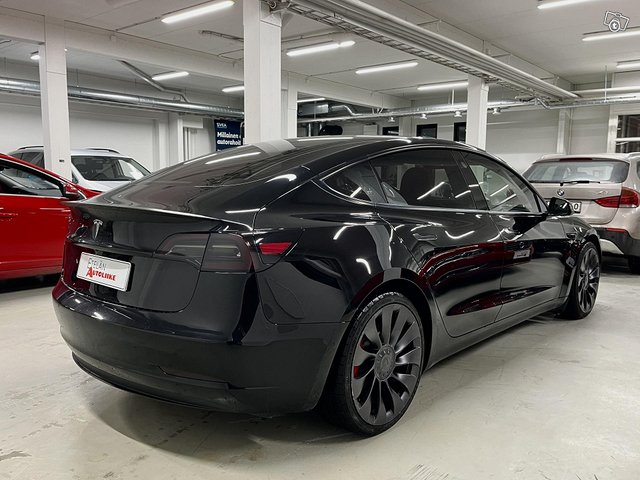 Tesla Model 3 25