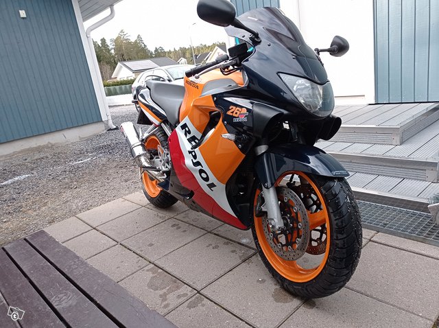 Erittäin hyvässä kunnossa oleva Honda 2