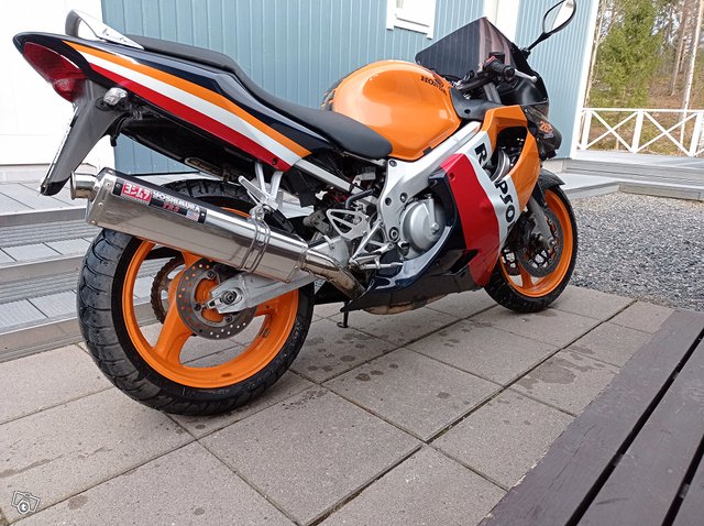 Erittäin hyvässä kunnossa oleva Honda 3