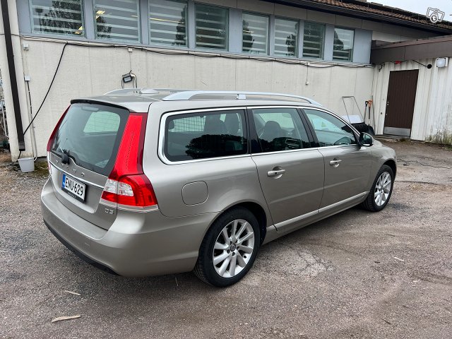 Volvo V70 4