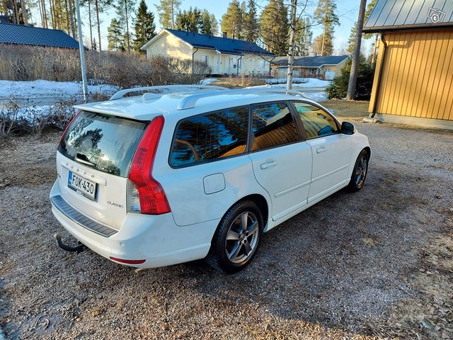 Volvo V50 3