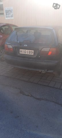 Nissan Almera 4