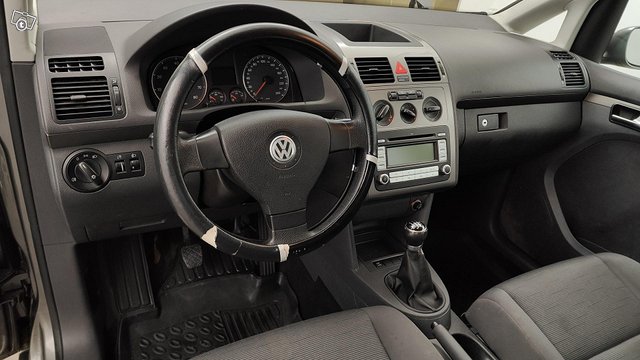 Volkswagen Touran 7