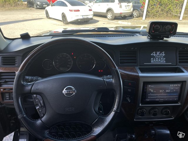 Nissan Patrol 4
