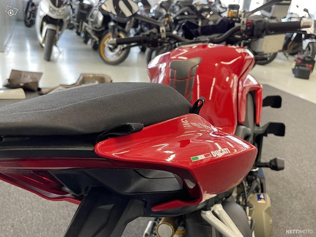 Ducati Streetfighter 6