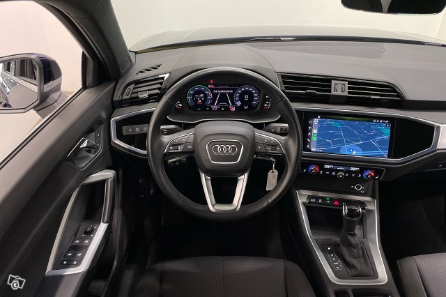 Audi Q3 12