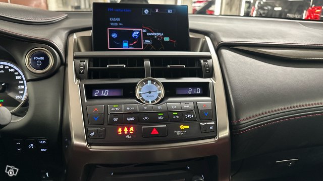 Lexus NX 14