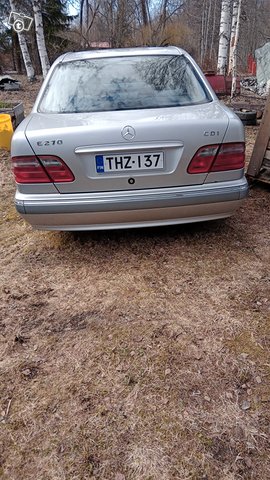 Mercedes-Benz E-sarja 2
