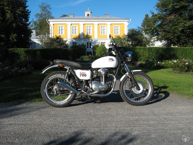 Kawasaki W650, kuva 1