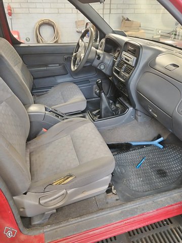 Nissan King Cab 8
