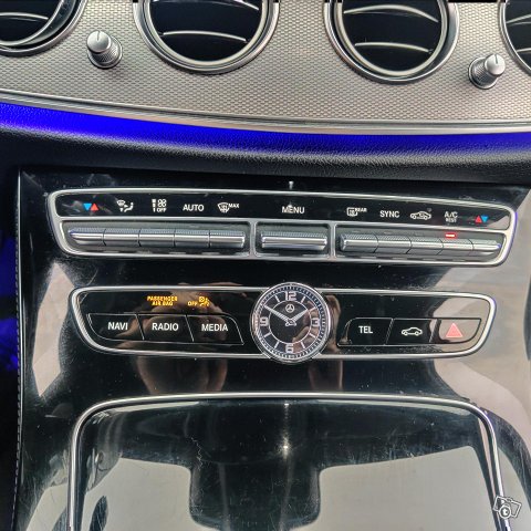 Mercedes-Benz E 16