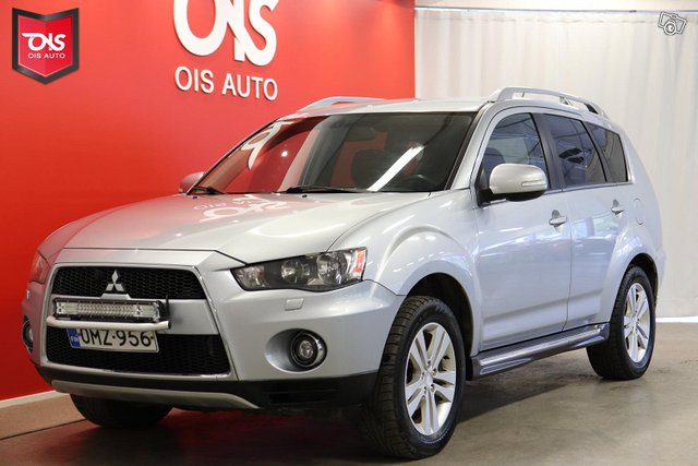 Mitsubishi Outlander 2