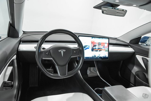Tesla Model 3 10