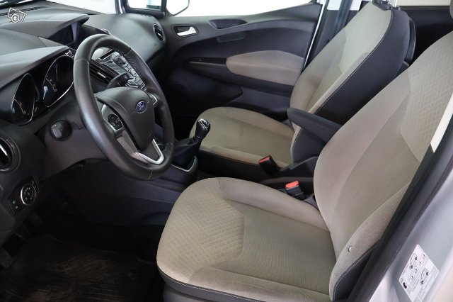 Ford Tourneo Courier 12