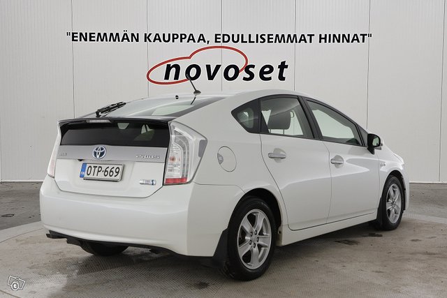 Toyota PRIUS 4