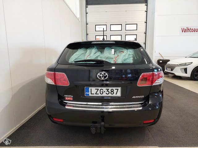 Toyota Avensis 20