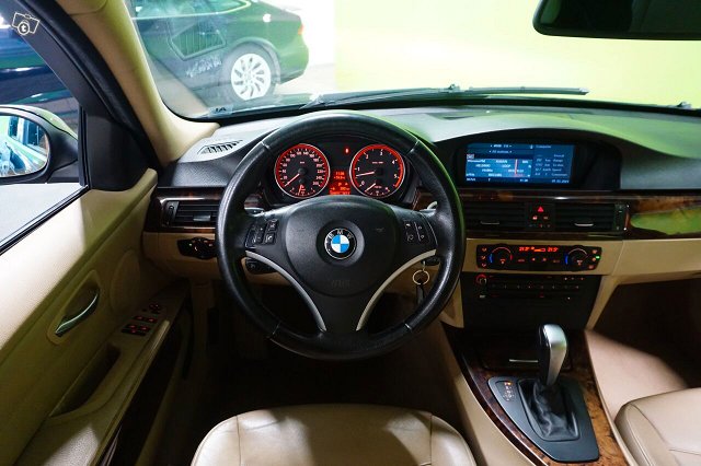 BMW 330 14