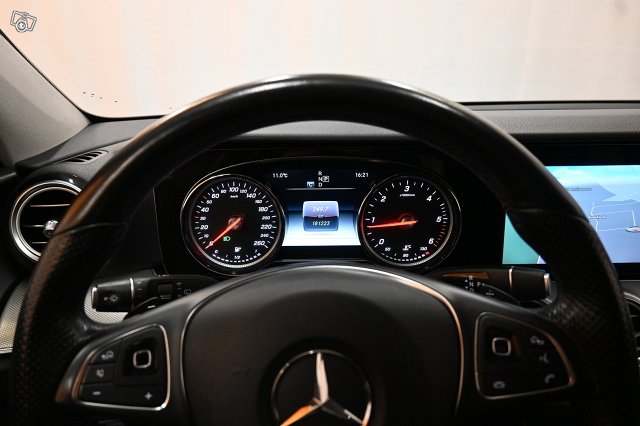 Mercedes-Benz E 23