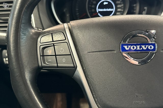 Volvo V40 16