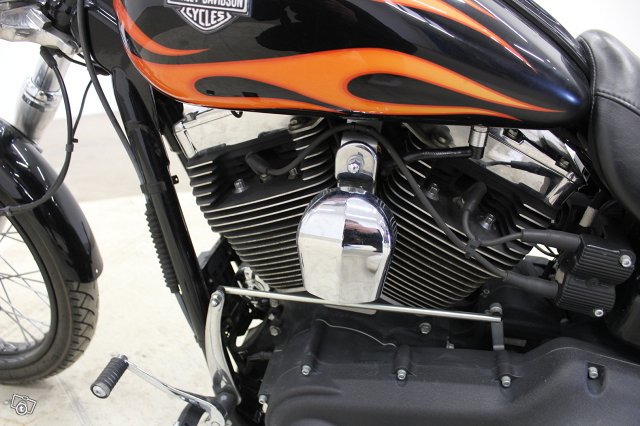 Harley-Davidson FXDWG Dyna Wide Glide 10