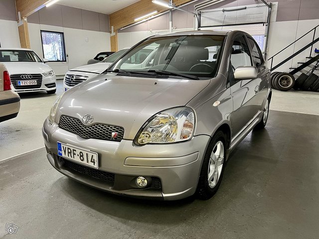 Toyota Yaris 2