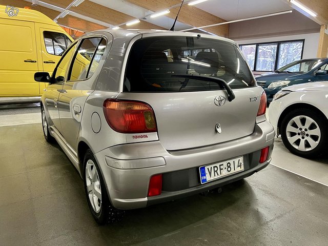 Toyota Yaris 4