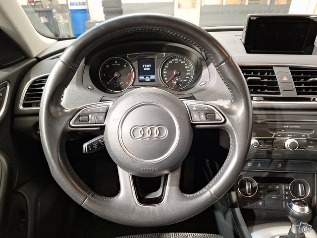 Audi Q3 9