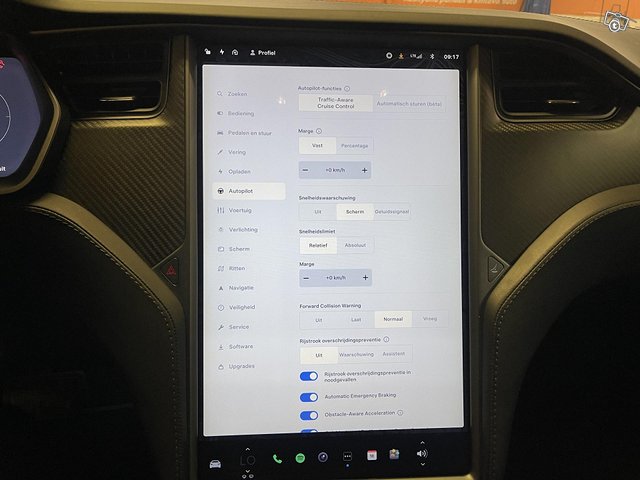 Tesla Model S 17