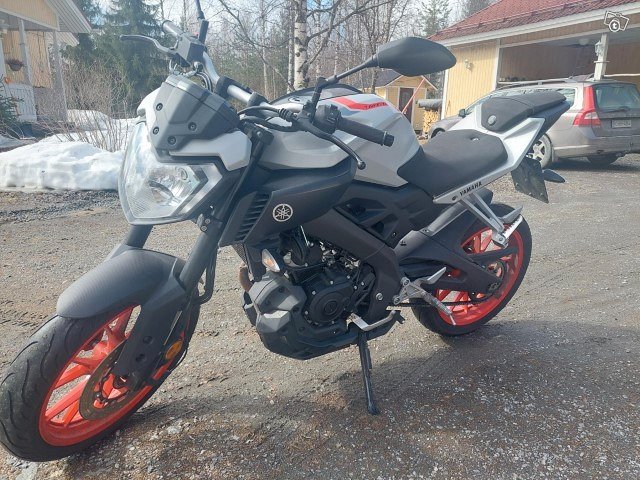 Yamaha MT 125, Akrapovic + tyylikkäämpi rekisteri 7