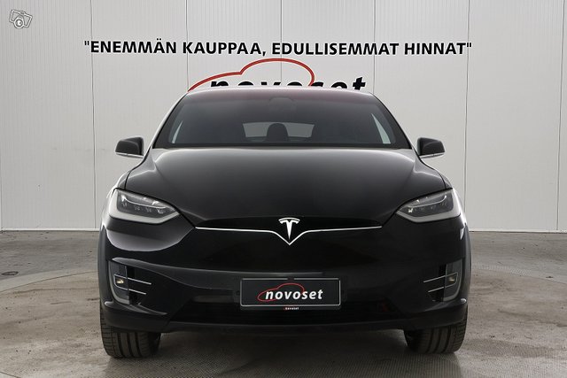 Tesla Model X 2