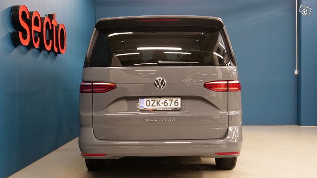 Volkswagen MULTIVAN 4