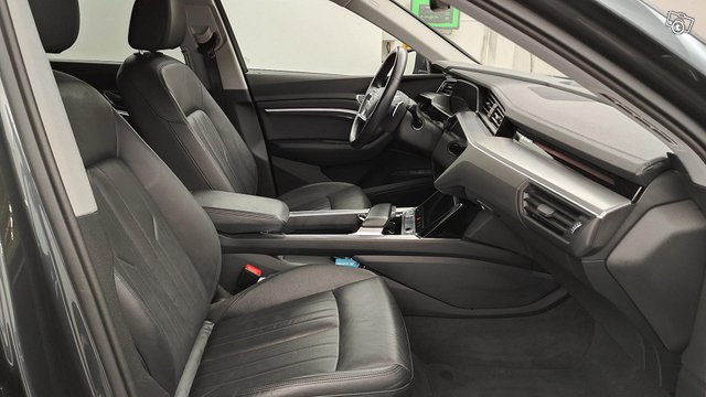 Audi E-tron 7