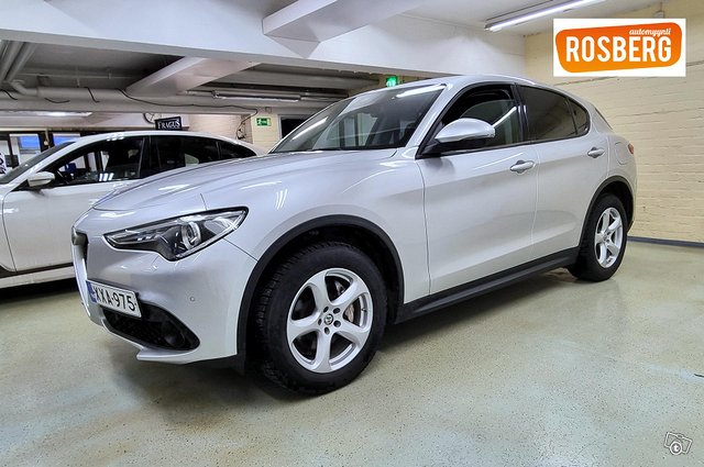 Alfa Romeo Stelvio 2