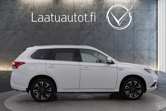 Mitsubishi Outlander PHEV 5