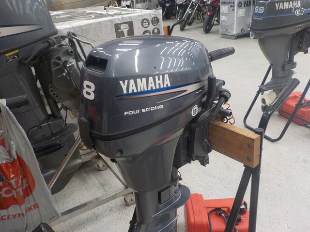 Yamaha F8 CMH 3
