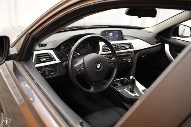 BMW 335 14