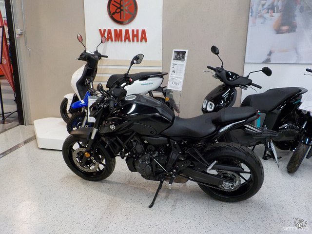 Yamaha MT-07 10