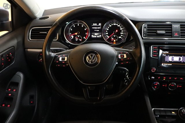 Volkswagen Jetta 15