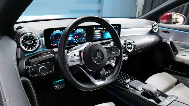 Mercedes-Benz CLA 8