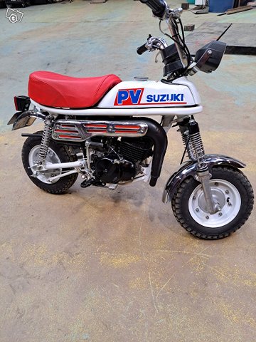 Suzuki PV50 3