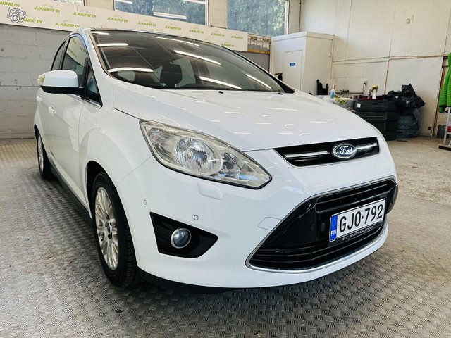 Ford C-Max 17