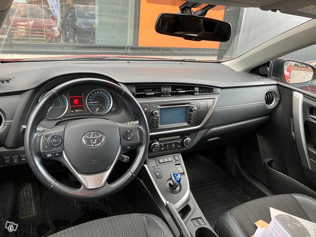 Toyota Auris 5